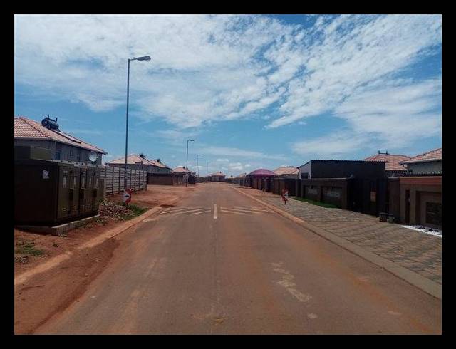 2 BEDROOM HOUSE FOR SALE IN SHARON PARK